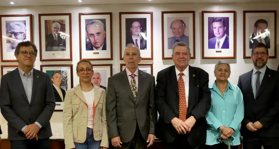 Bolsa de Valores de Caracas y UCV firman convenio educativo