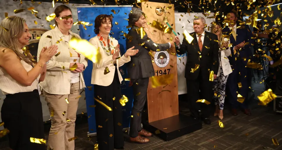 Bolsa de Valores toque de campana