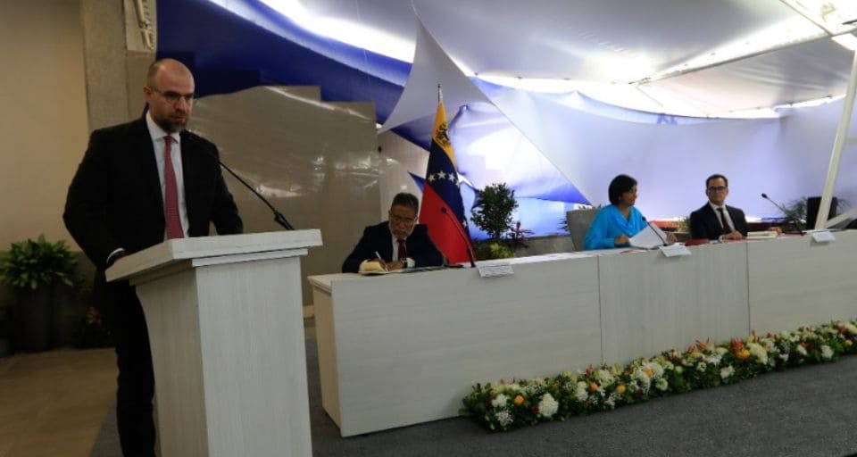 Gobierno y sector financiero